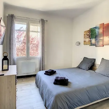 Homps - Avec Terrasse 4 Personnes *