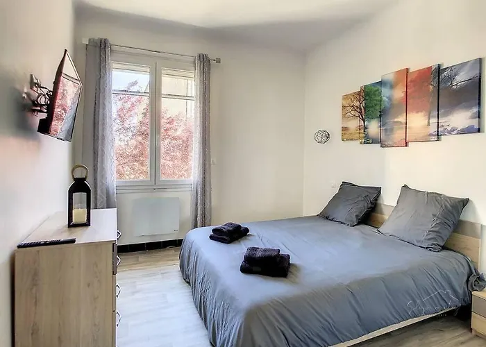 Homps - Avec Terrasse 4 Personnes *